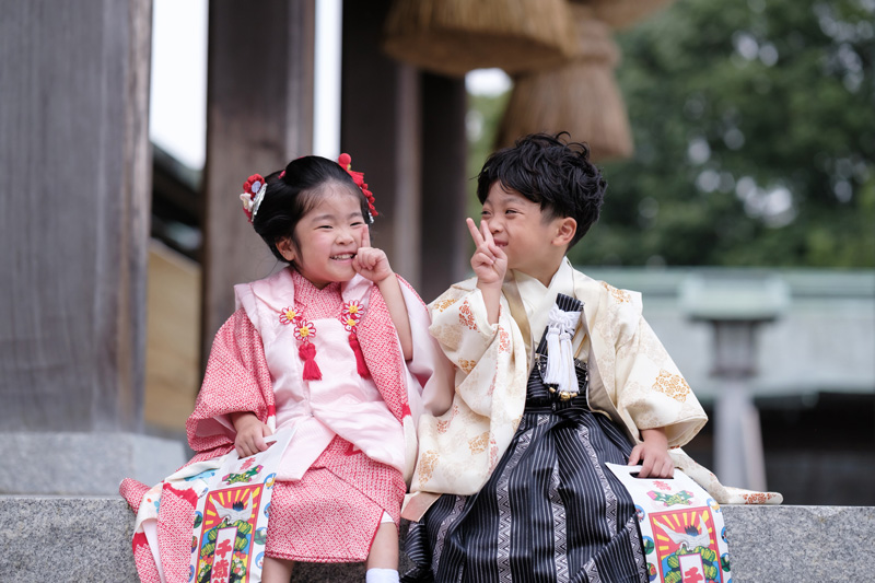 【七五三撮影】5歳男の子＆3歳女の子の仲良し兄妹｜宮地嶽神社でのほほえましい七五三参り（福津市）